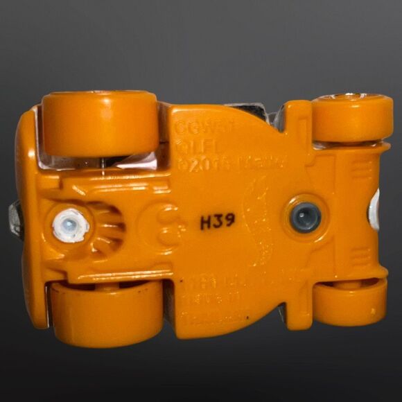 Hot Wheels Star Wars BB-8 Character & Darth Vader Star Wars Diecast Cars B6 - Picture 4 of 6